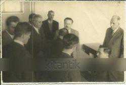 Efemera - İzmit, 4 Kasım 1946: Ekonomi Bakanı Tahsin Bekir Balta, Ticaret Bakanı Atıf İnan ve sair zevat [II]. Orijinal Fotoğraf. - kitantik - kitaLog