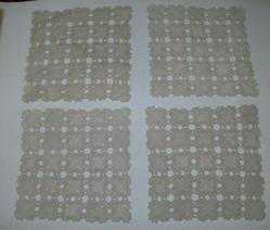 DANTEL TIĞ İŞİ 4 ADET SEHPA ÖRTÜSÜ - -