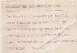 CHAMPS-ELYSEES'DE YANAN CITROEN OTOMOBİL FOTOĞRAFI...