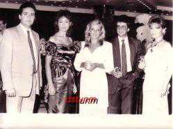 Efemera - ESKİ MAGAZİN BASININDAN GÜLAY ATIĞ DAVETTE FOTO. - kitantik - kitaLog