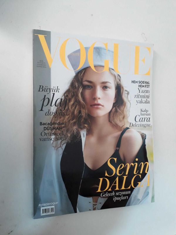 Vogue TÜRKİYE Magazine December 2019 - ファッション