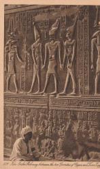 Efemera - [Yapı-Mimari/Antik] - Mısır - 1900/30 - Kartpostal: Hiyeroglif - Kom-Ombo: Ptolomy, Yukarı ve Aşağı Mısır'ın iki tanrısı arasında. * - kitantik - kitaLog