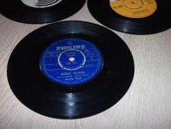 SEVİM TUNA/ DÜŞENİN DOSTU OLMAZ-BAĞDAT YOLUNDA/ 45'LİK PLAK