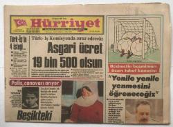 Efemera - Hürriyet Gazetesi 19 Kasım 1982  - Asgari Ücret 19 Bin 500 Olsun  GZ3038 - kitantik - kitaLog