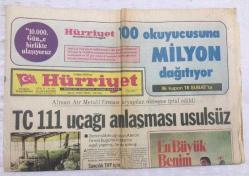 Efemera - Hürriyet Gazetesi 15 Şubat 1976 - Yumruk Atan Eller Kalem Tuttu: Muhammed Ali Hayatını Yazdı - GZ179 - kitantik - kitaLog