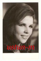 ŞARKICI ZALİHA ÖZGEN'İN GÜZEL BİR FOTOĞRAFI....