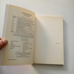 AVUCUNUZDAKİ KELEBEK - AHMET ŞERİF İZGÖREN - -