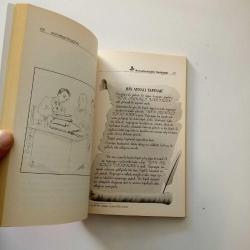 AVUCUNUZDAKİ KELEBEK - AHMET ŞERİF İZGÖREN - -