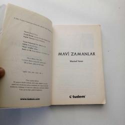 MAVİ ZAMANLAR - MAVİSEL YENER - YAZARINDAN İMZALI - -