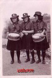 1943 TRAMPETLİ KIZ İZCİLER TEMALI KÜÇÜK FOTOĞRAF...