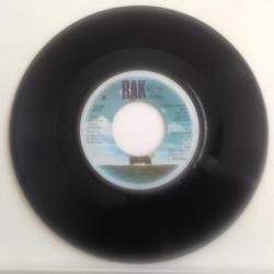 Hot Chocolate - What kinda boy you're lookin' for (girl) / Got to get back to work