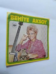 BEHİYE AKSOY - BİR GARİP YOLCUYUM * O AĞACIN ALTI - 45'LİK PLAK KABI (SADECE KABIDIR)