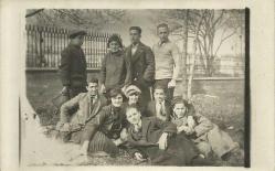 Sınıf Arkadaşlarıyla Bahçede Toplu Fotoğraf - 1929 / Arkası Osmanlıca Yazılı