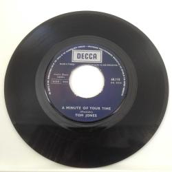 Tom Jones / A Minute Of Your Time - Looking Out My Window / Turkey 1968 / 45'lik / *pop, soul*