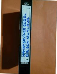 Efemera - 1. HAYAT SEVİNCE GÜZEL-POLYANNA-2 BİR GÜN MUTLAKA- 2 FİLM VHS VİDEO KASET - kitantik - kitaLog