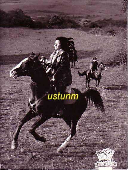Efemera - FATMA GİRİK (AT ÜZERİNDE) FİLM FOTOĞRAFI........ - kitantik - kitaLog