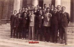 GALATASARAY LİSESİ TALEBELERİ ESKİ MERDİVEN FOTOĞRAF(1)...
