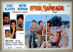 Efemera - KÖŞE KAPMACA FİLMİNİN LOBİ KARTI - NO: 4 OYNAYANLAR: ZEKİ ALASYA, METİN AKPINAR, PERİHAN SAVAŞ, ADİLE NAŞİT - kitantik - kitaLog