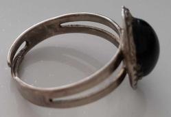 BRONZ PİRİNÇ GÜMÜŞ KARIŞIMI ESKİ ANTİK DÖNEM EL YAPIMI ORİJİNAL KATALİN TAŞLI MUHTEŞEM YÜZÜK 2BCD1A NADİR