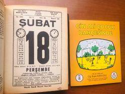 18 Şubat 1982 hediyelik orijinal Saatli Maarif takvim yaprağı (Cin Ali kitabı hediyeli:)