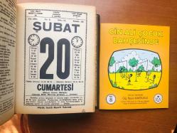 20 Şubat 1982 hediyelik orijinal Saatli Maarif takvim yaprağı (Cin Ali kitabı hediyeli:)