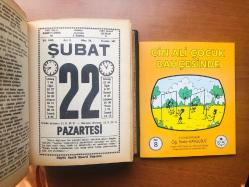 22 Şubat 1982 hediyelik orijinal Saatli Maarif takvim yaprağı (Cin Ali kitabı hediyeli:)
