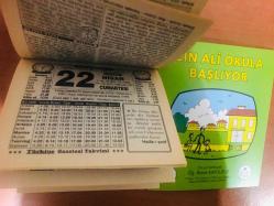 22 Nisan 2000 hediyelik orijinal Türkiye gazetesi takvim yaprağı (Cin Ali kitabı hediyeli:)
