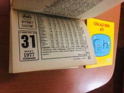 31 Mart 1977 hediyelik orijinal Diyanet takvim yaprağı (Cin Ali kitabı hediyeli:)