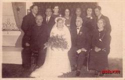 YAŞLICANA GELİN VE DAMAT FOTOĞRAFI...