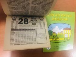 28 Mayıs 2002 hediyelik orijinal Türkiye gazetesi takvim yaprağı (Cin Ali kitabı hediyeli:)