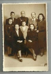 İSTİKLAL MADALYALI SUBAY VE AİLESİNİN FOTOĞRAFI...