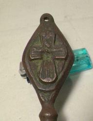 M11-----HIRISTİYAN SİMGELİ ESKİ BAKIR ANAHTAR-18 CM BOYUNDA