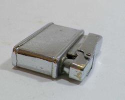 Ç2---ESKİ ÇİN ÜRETİMİ BENZİNLİ ÇAKMAK-ÇALIŞIYOR