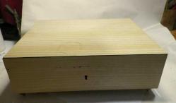 FORMİKA KAPLI ESKİ AYNALI DİKİŞ KUTUSU