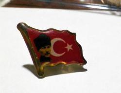 R10--ATATÜRK RESİMLİ TÜRK BAYRAKLI ROZET-3