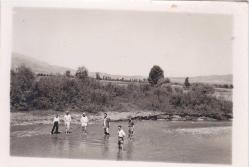 Efemera - 1949 KALBURT DERESİNDE BALIK AVLAYANLAR FOTOĞRAFI - kitantik - kitaLog