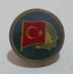R13--ATATÜRK VE TÜRK BAYRAKLI ESKİ ROZET