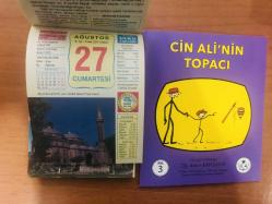 27 Ağustos 2005 hediyelik orijinal Ülkü takvim yaprağı (Cin Ali kitabı hediyeli:)