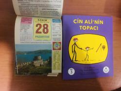 28 Kasım 2005 hediyelik orijinal Ülkü takvim yaprağı (Cin Ali kitabı hediyeli:)