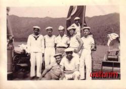 DENİZCİLERİN GEMİDE BİR FOTOĞRAFI...