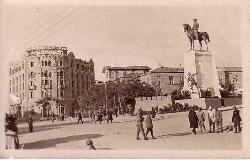 ANKARA ZAFER HEYKELİ VE ÇEVRESİ ESKİ FOTOKART....