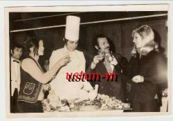 EMEL SAYIN KADEH TOKUŞTURURKEN ORJ.FOTOĞRAF...