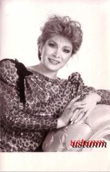 YÜKSEL UZEL STÜDYO ÇEKİMİ FOTOĞRAF (2)...