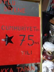 NE MUTLU TÜRKÜM DİYENE YAZILI CUMHURİYET'İN 75. YILI HATIRASI BAYRAKLI AYNA ÜZERİNE BASKI PANO