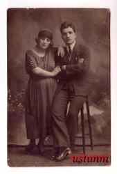 ESKİ BİR ÇİFTİN STÜDYO FOTOĞRAFI...