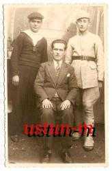 İKİ ASKER VE BİR SİVİL ESKİ HATIRA FOTOĞRAFI....