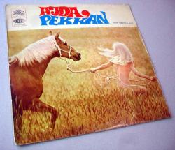 Efemera - AJDA PEKKAN FECRİ EBCİOĞLU SUNAR REGAL PLAK LONGPLAY - kitantik - kitaLog