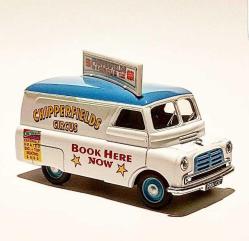 Corgi Chipperfields Van