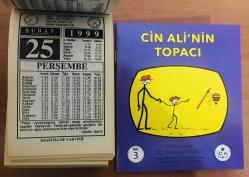 25 Şubat 1999 hediyelik orijinal İmam Hatip takvim yaprağı (Cin Ali kitabı hediyeli:)