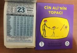 23 Haziran 2002 hediyelik orijinal Fazilet takvim yaprağı (Cin Ali kitabı hediyeli:)